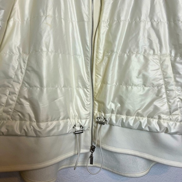 Chico’s Zenergy Fleece Mixed Fabric Puffer Jacket Ivory Size 3 - Picture 6 of 10